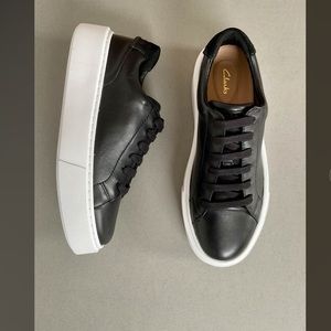 NIB Clarks Hero Lite Lace-Up Leather Sneakers In Black Size 6.5